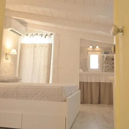 アパート Dimore Cieli Di Dante コンヴェルサーノ